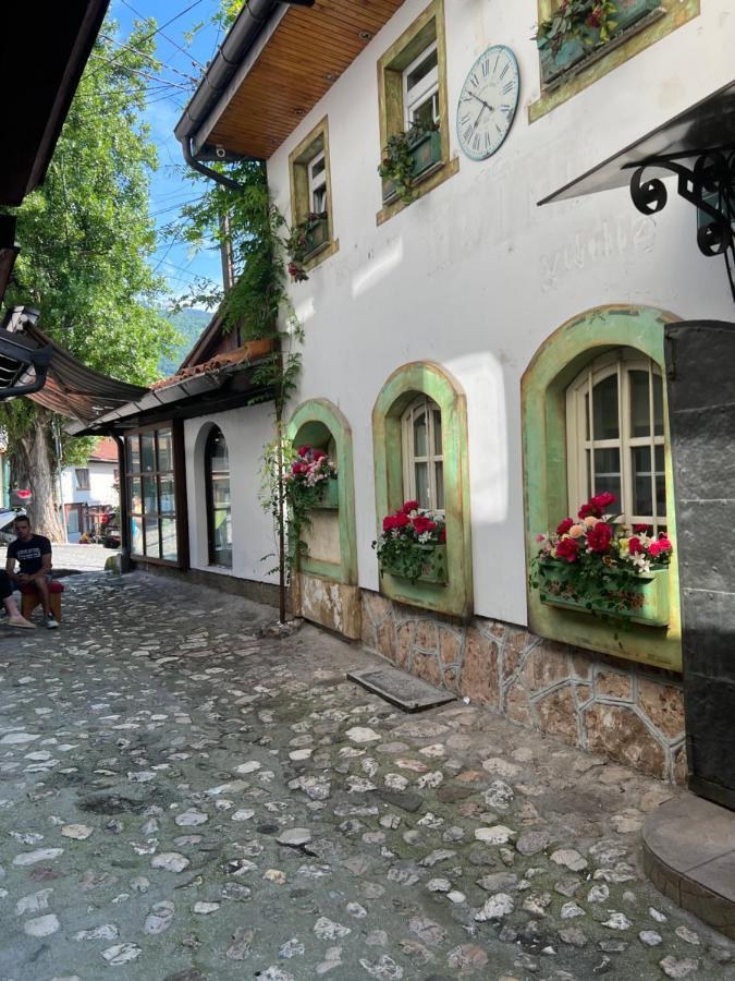 Guesthouse Yildiz 塞拉耶佛 外观 照片