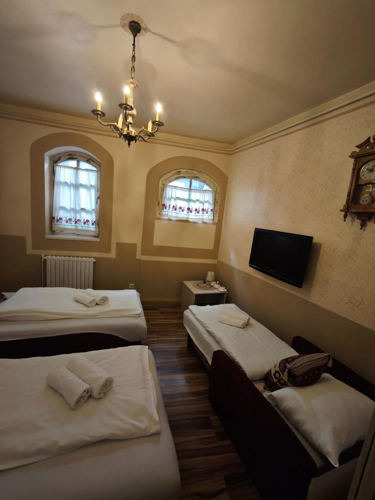 Guesthouse Yildiz 塞拉耶佛 外观 照片