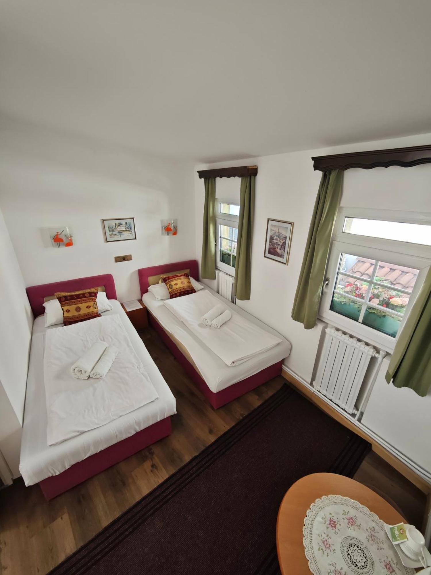 Guesthouse Yildiz 塞拉耶佛 外观 照片