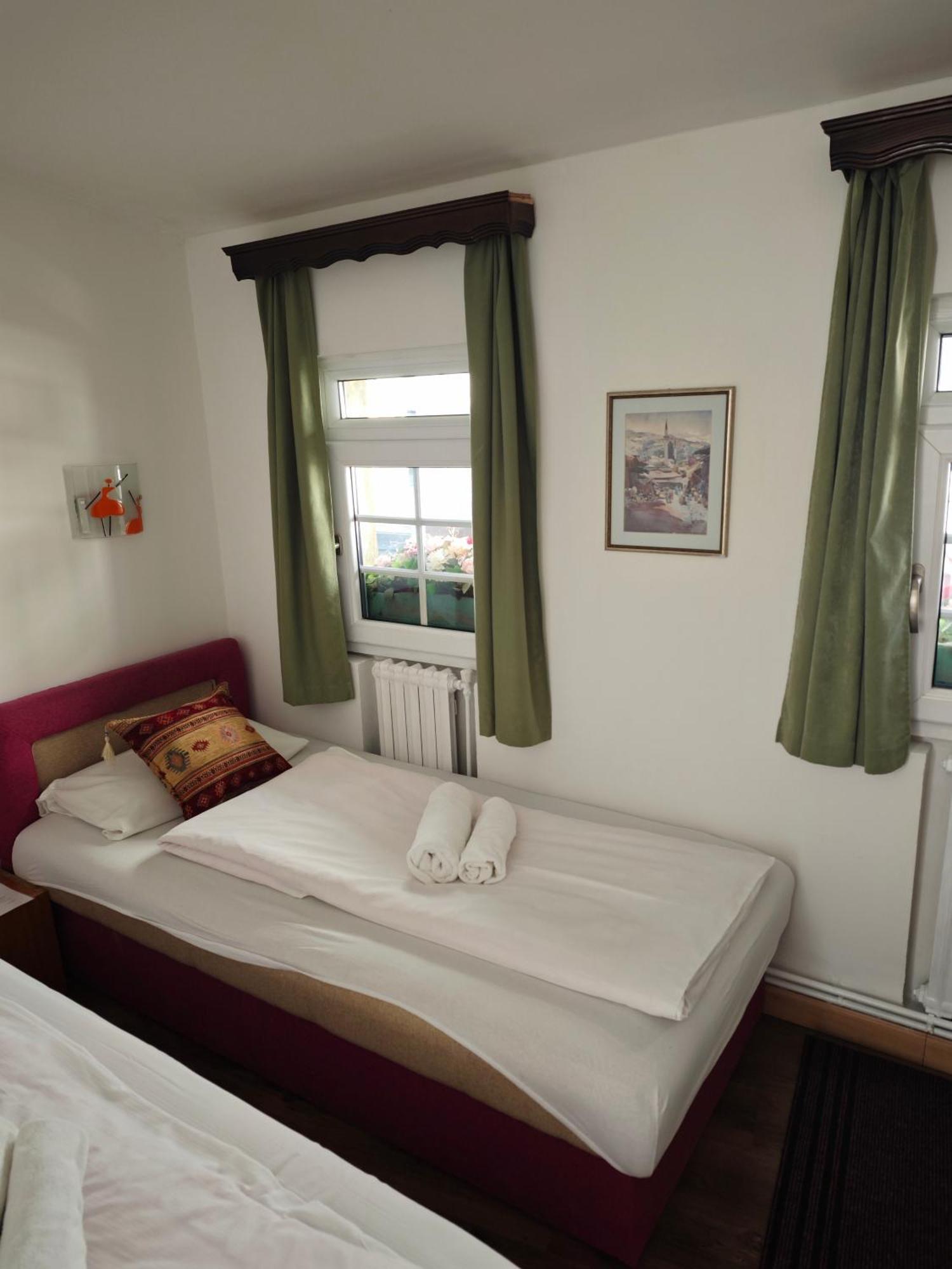 Guesthouse Yildiz 塞拉耶佛 外观 照片